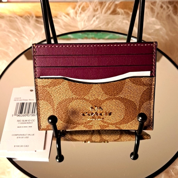 Coach Signature NWTs Slim Card Case